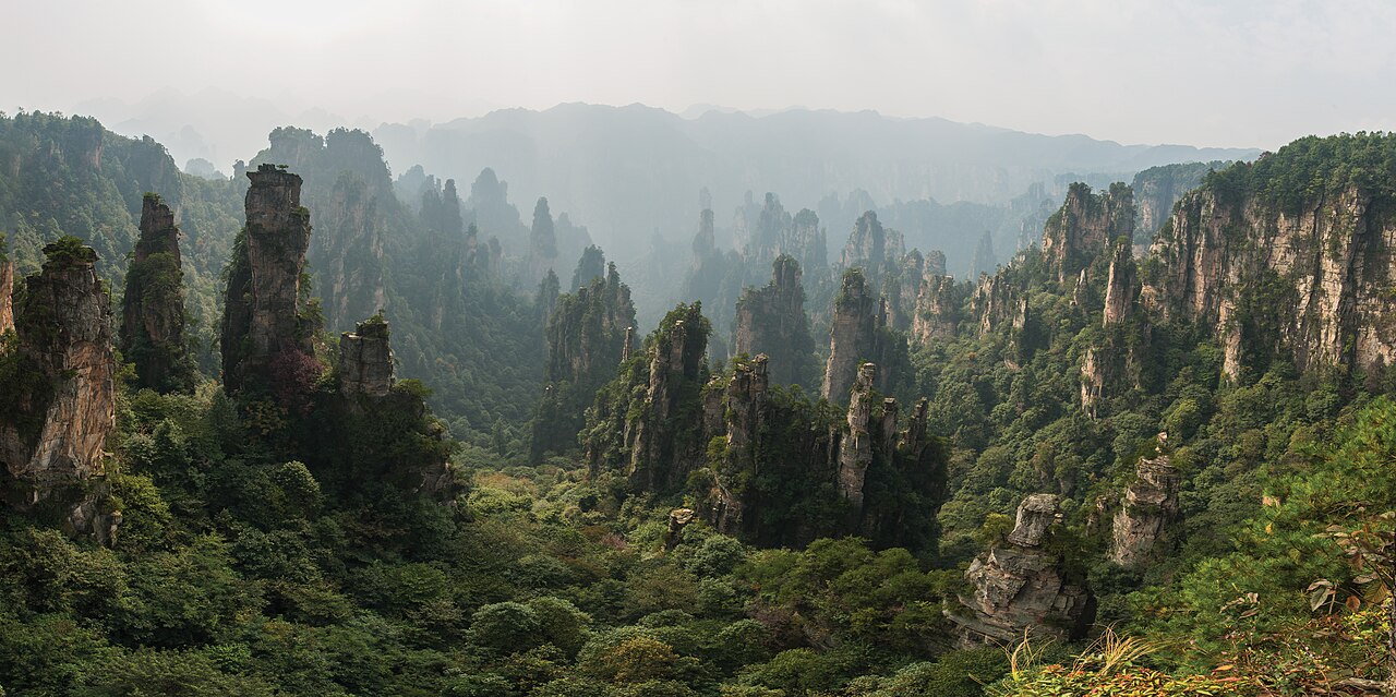 Wulingyuan no es un único mirador: elige entre un día de crestas o un día de valles